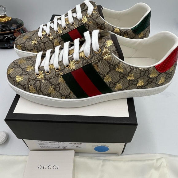 Men's Gucci, ace GG Supreme sneakers with bee detailing size 9.5 made in Italy - Picture 6 of 11